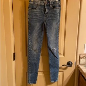 Ripped super stretch America eagle jeans